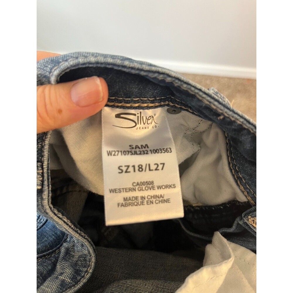 Silver Jeans Co. Sam Relaxed Fit Mid Rise Jeans Women’s Size 18 L27 Dark/Medium - Picture 7 of 7